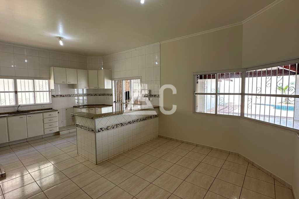Casa em Jales, no bairro Centro