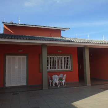 Sobrado em Itanhaém, bairro Satélite