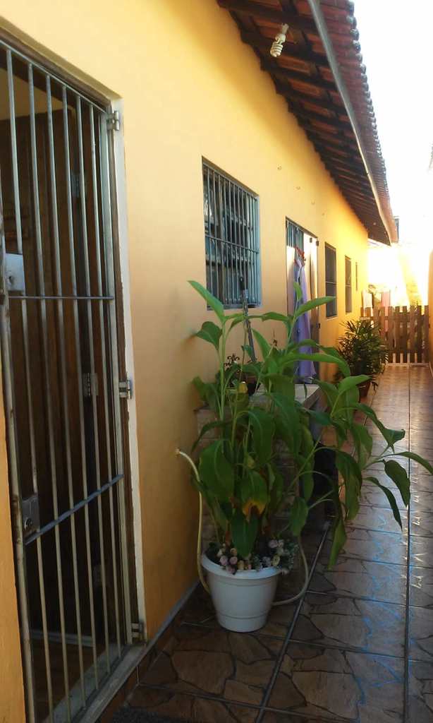 Casa em Itanhaém, no bairro Satélite