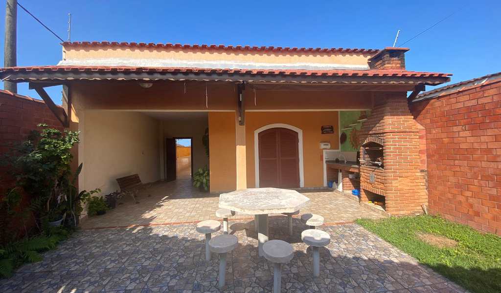 Casa em Itanhaém, bairro Satélite