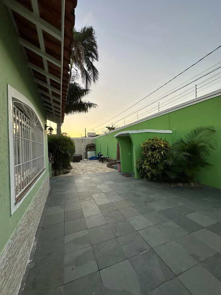 Casa em Itanhaém, no bairro Suarão