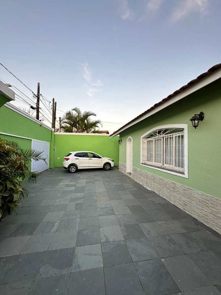 Casa em Itanhaém, no bairro Suarão