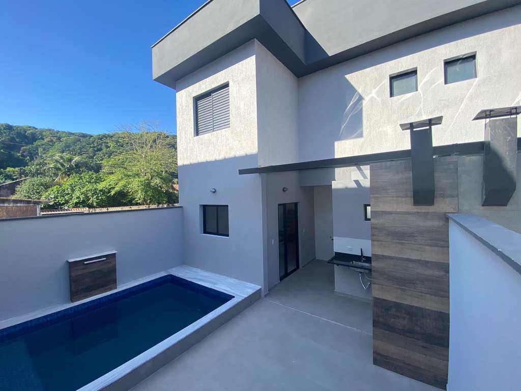 Casa em Itanhaém, no bairro Praia dos Sonhos