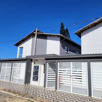 Sobrado de Condomínio em Itanhaém, bairro Campos Elíseos