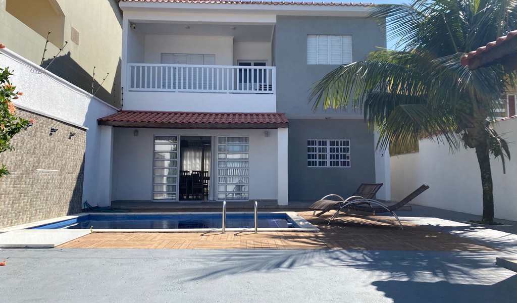 Sobrado em Itanhaém, bairro Suarão