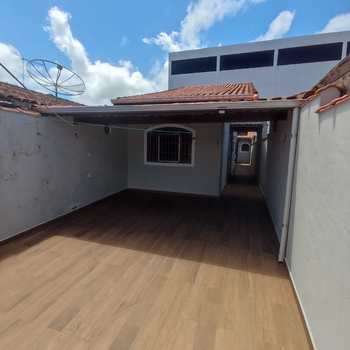 Casa em Mongaguá, bairro Balneário Jussara
