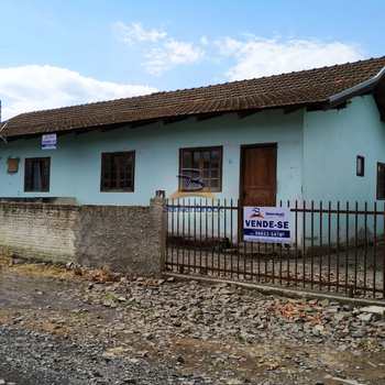 Casa em Pouso Redondo, bairro Leopoldo Mees
