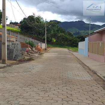 Loteamento em Paraisópolis, bairro Santa Barbara