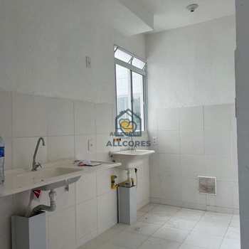 Apartamento em Suzano, bairro Parque Santa Rosa