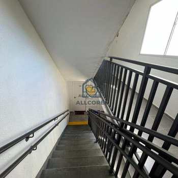 Apartamento em Suzano, bairro Parque Santa Rosa