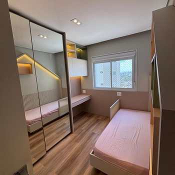 Apartamento em Mogi das Cruzes, bairro Vila Mogilar