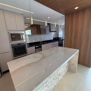 Apartamento em Mogi das Cruzes, bairro Vila Mogilar
