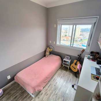 Apartamento em Mogi das Cruzes, bairro Vila Mogilar