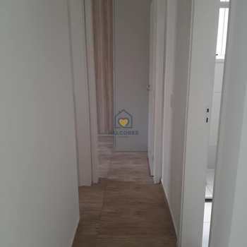 Apartamento em Mogi das Cruzes, bairro Vila Mogilar