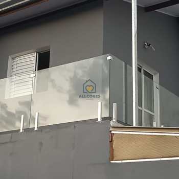 Sobrado em Mogi das Cruzes, bairro Biritiba Ussu
