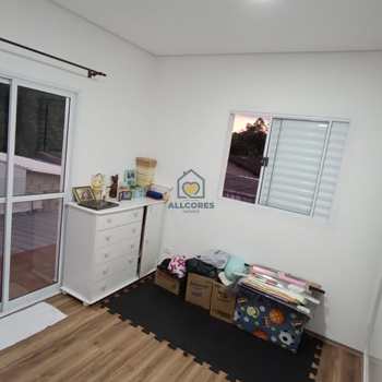 Sobrado em Mogi das Cruzes, bairro Biritiba Ussu