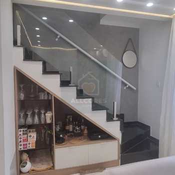 Sobrado em Mogi das Cruzes, bairro Vila Pomar