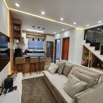 Sobrado em Mogi das Cruzes, bairro Vila Pomar