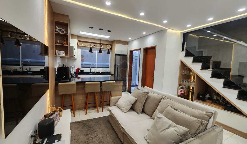 Sobrado, código 584 em Mogi das Cruzes, bairro Vila Pomar