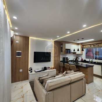 Sobrado em Mogi das Cruzes, bairro Vila Pomar