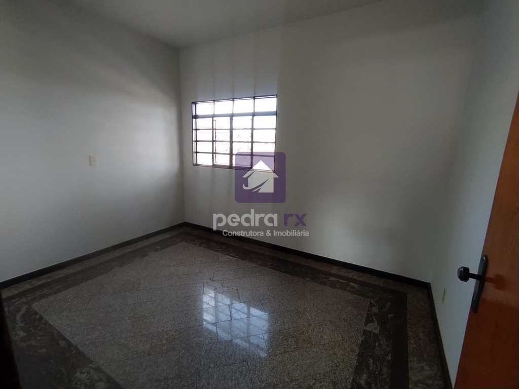 Sobrado Comercial em Jataí, no bairro Vila Jardim Rio Claro