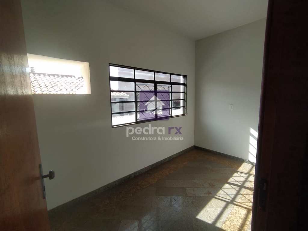 Sobrado Comercial em Jataí, no bairro Vila Jardim Rio Claro