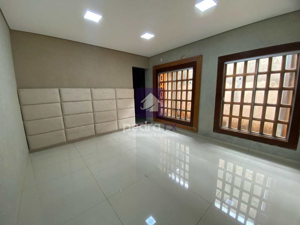 Casa em Jataí, no bairro Vila Santa Maria