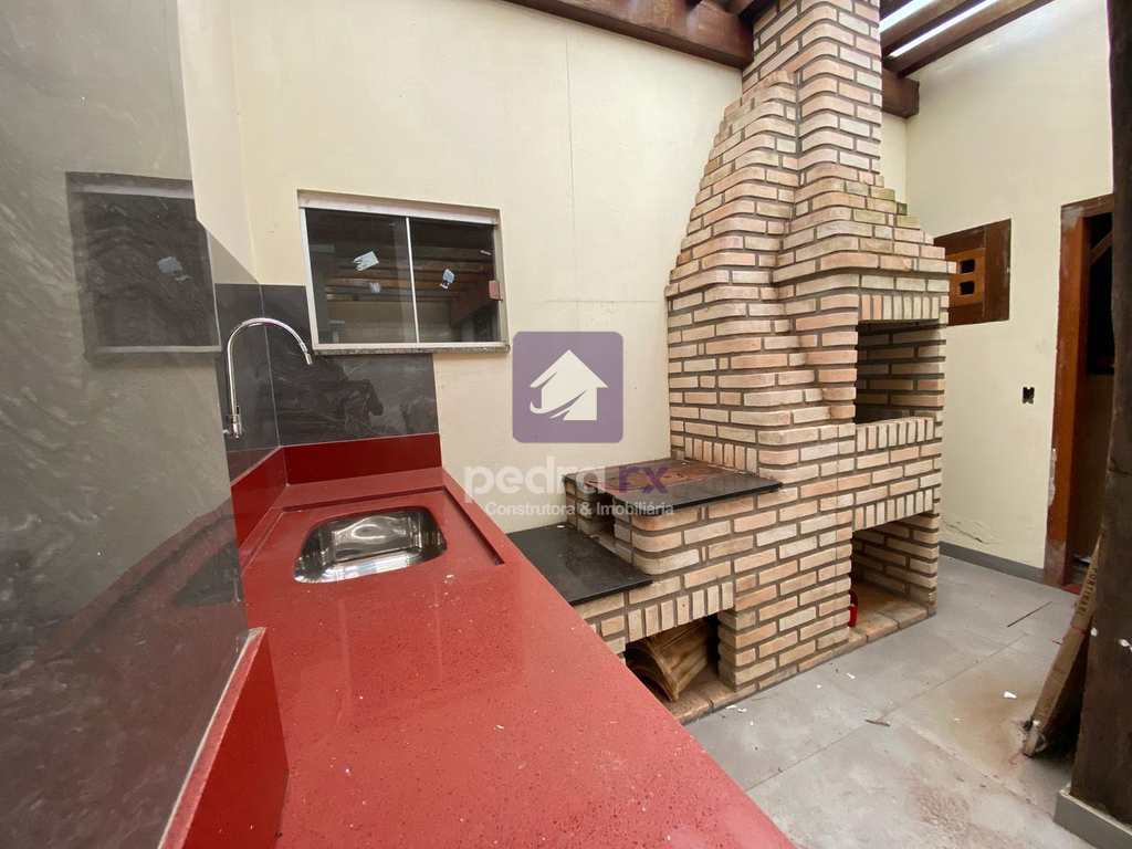 Casa em Jataí, no bairro Vila Santa Maria