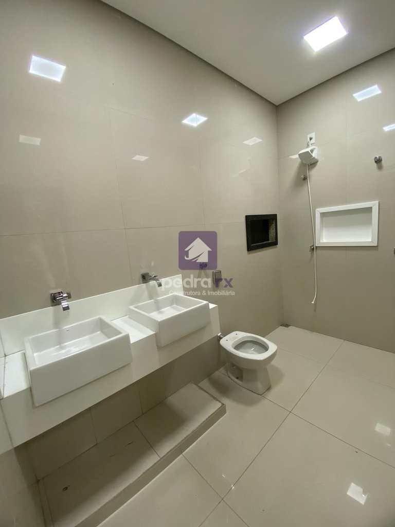Casa em Jataí, no bairro Vila Santa Maria