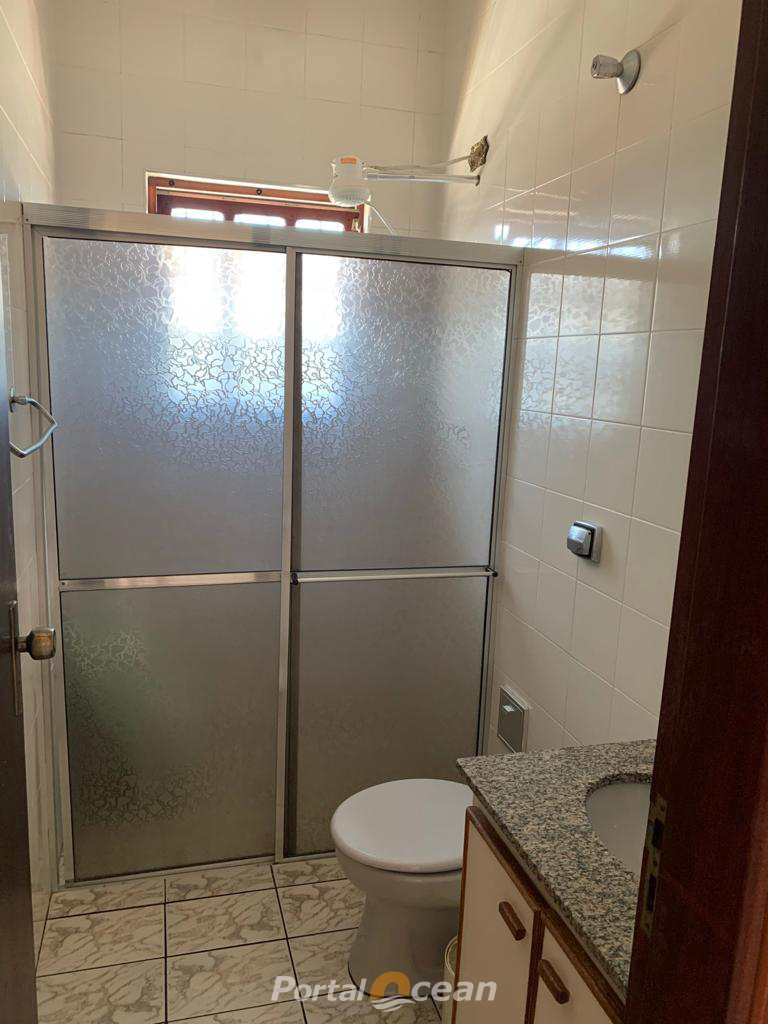 Sobrado em Itanhaém, no bairro Jardim Belas Artes
