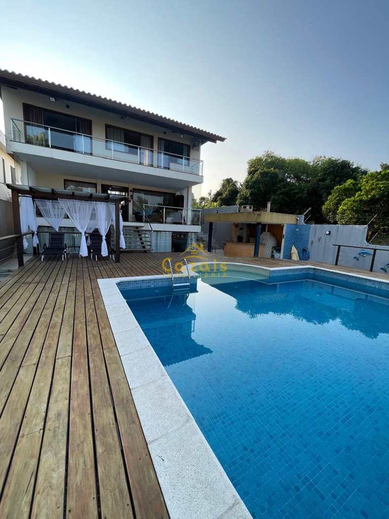 Casa em Porto Seguro, no bairro Village III