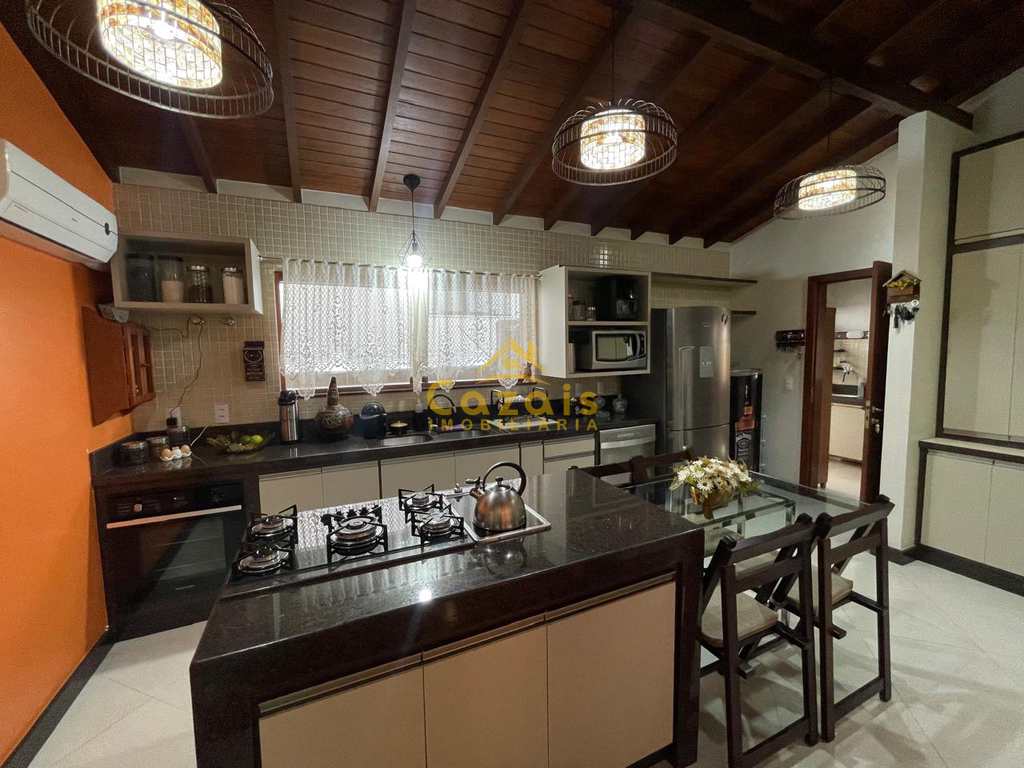 Casa em Porto Seguro, no bairro Village III