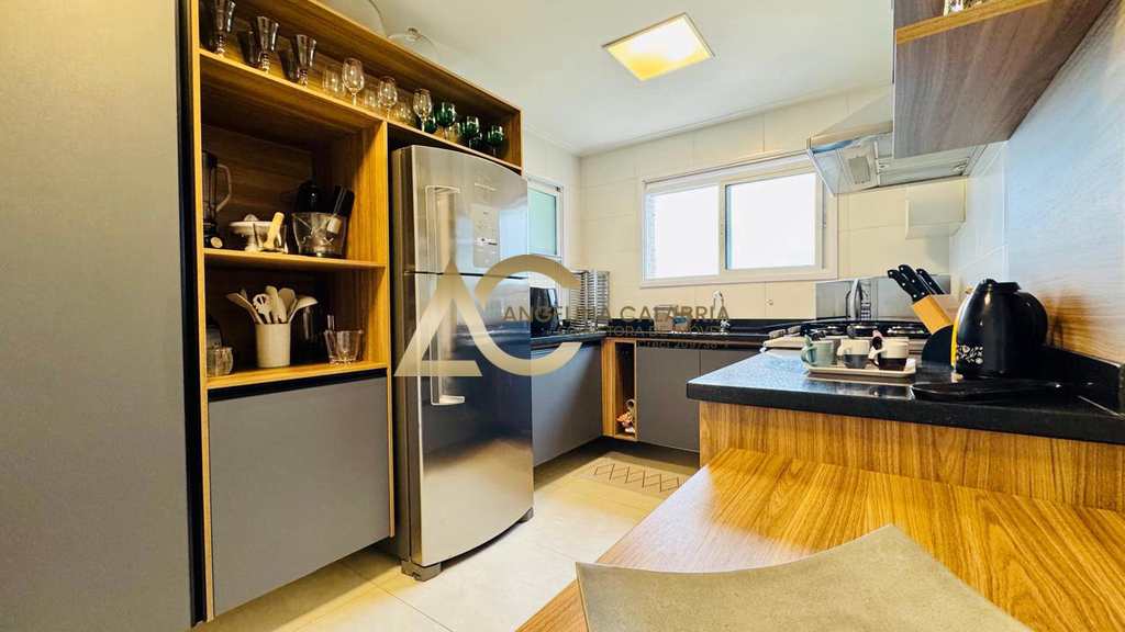Apartamento em Guarujá, no bairro Parque Enseada