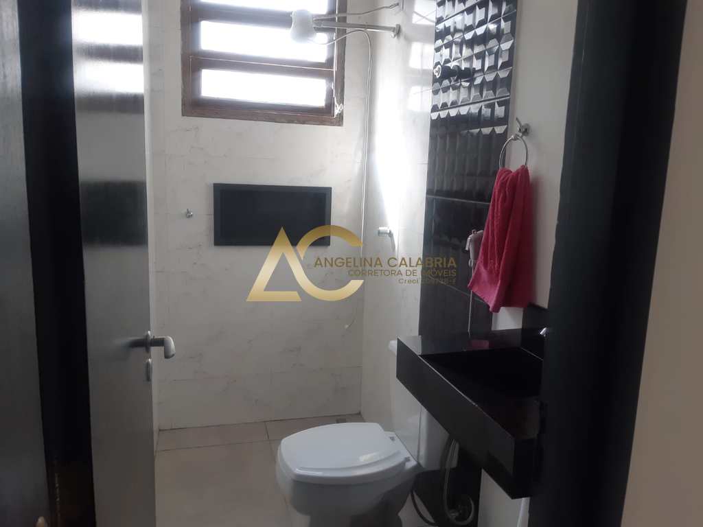 Casa em Guarujá, no bairro Jardim Virgínia