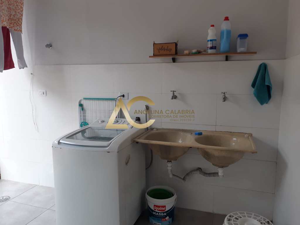 Casa em Guarujá, no bairro Jardim Virgínia