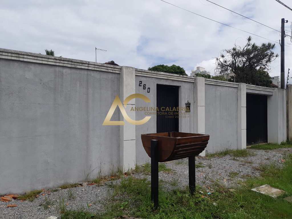 Casa em Guarujá, no bairro Jardim Virgínia