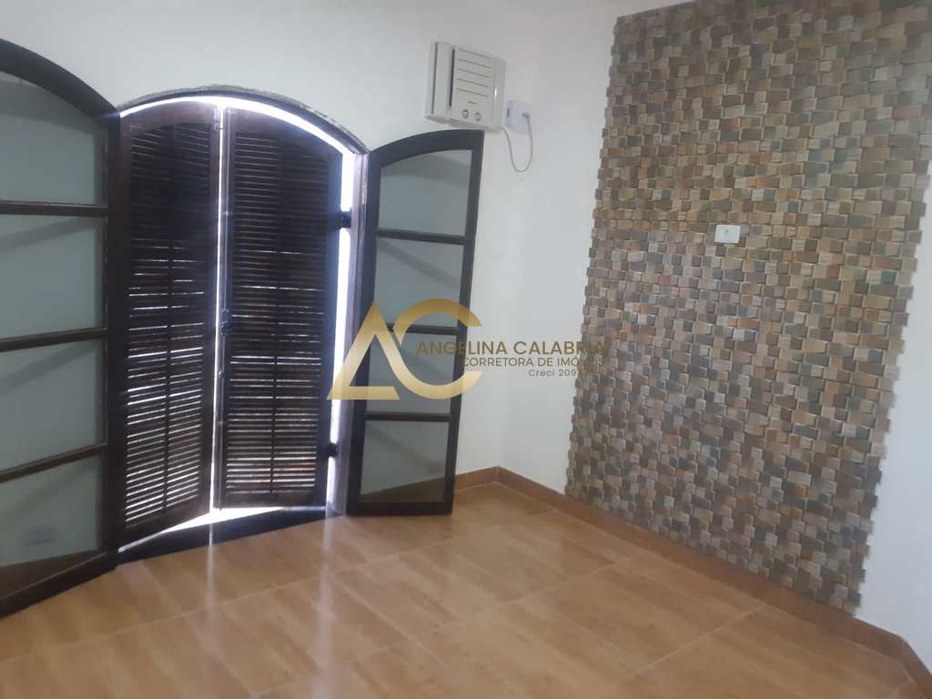 Casa em Guarujá, no bairro Jardim Virgínia