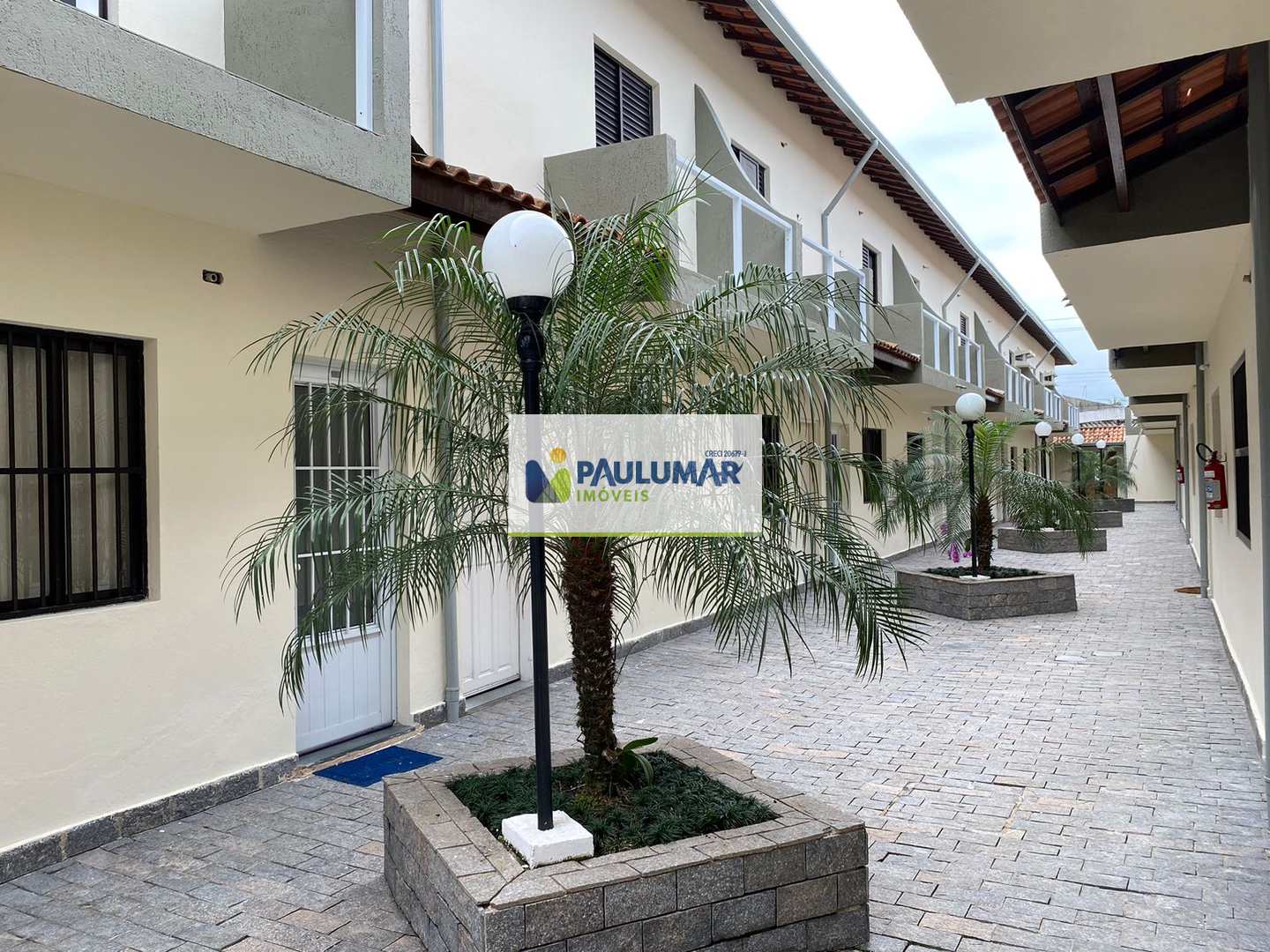 Sobrado à venda e aluguel com 2 quartos, 57m² - Foto 1