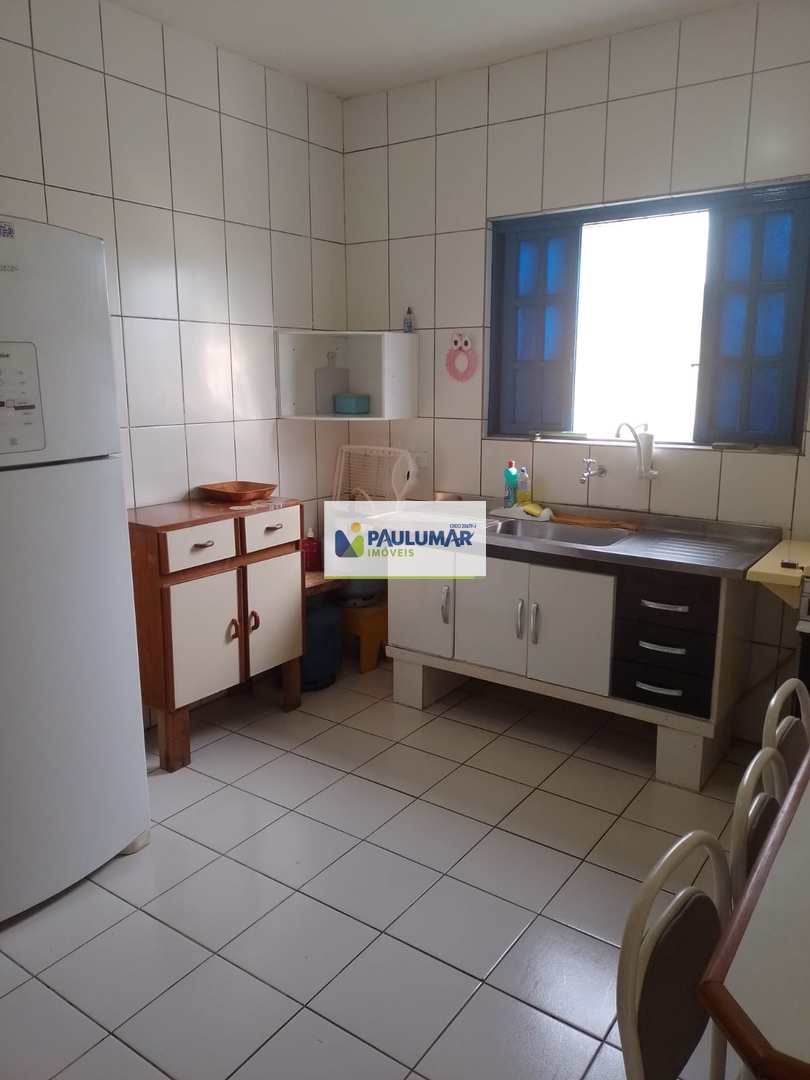 Casa à venda com 2 quartos, 80m² - Foto 11