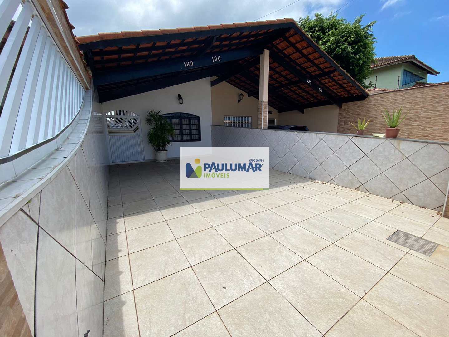 Casa à venda com 2 quartos, 83m² - Foto 1