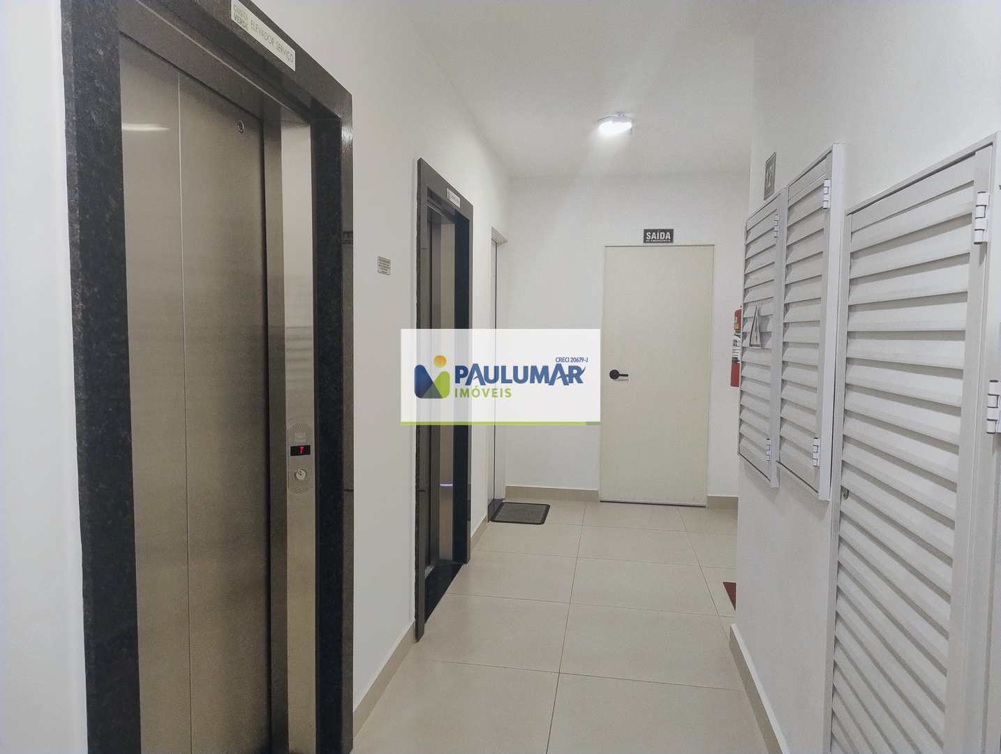 Apartamento à venda com 2 quartos, 70m² - Foto 3