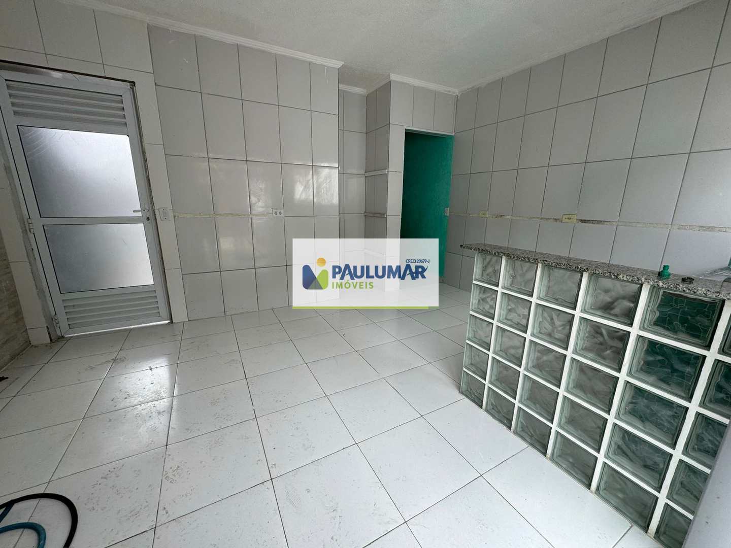 Casa à venda com 2 quartos, 80m² - Foto 2