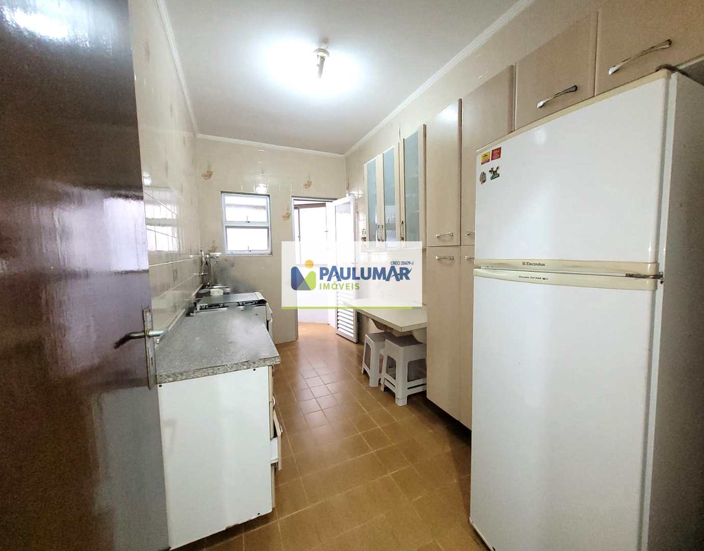 Apartamento à venda com 2 quartos, 65m² - Foto 2