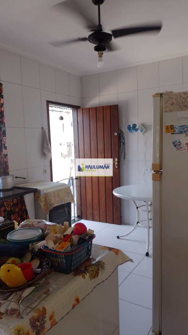 Casa à venda com 2 quartos, 60m² - Foto 13