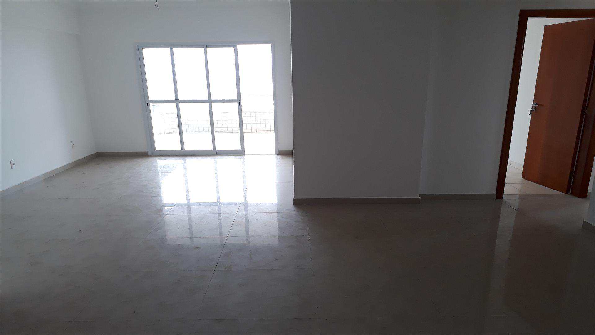 Apartamento à venda com 3 quartos, 130m² - Foto 1