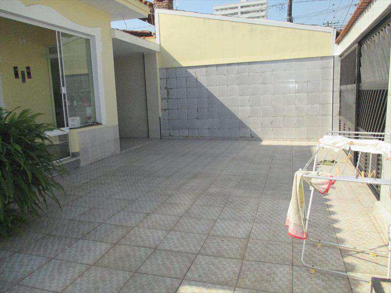 Casa à venda com 3 quartos, 200m² - Foto 2