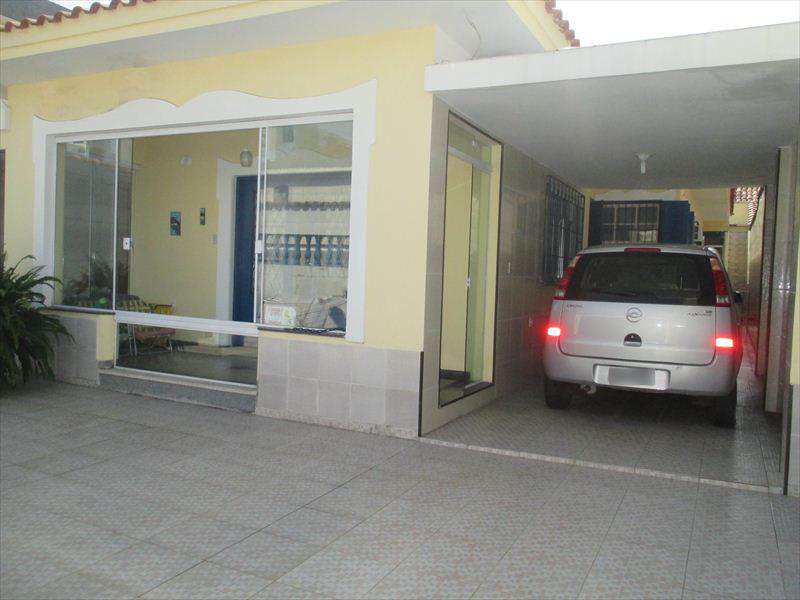 Casa à venda com 3 quartos, 200m² - Foto 1