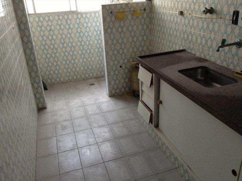 Apartamento à venda com 2 quartos, 70m² - Foto 2