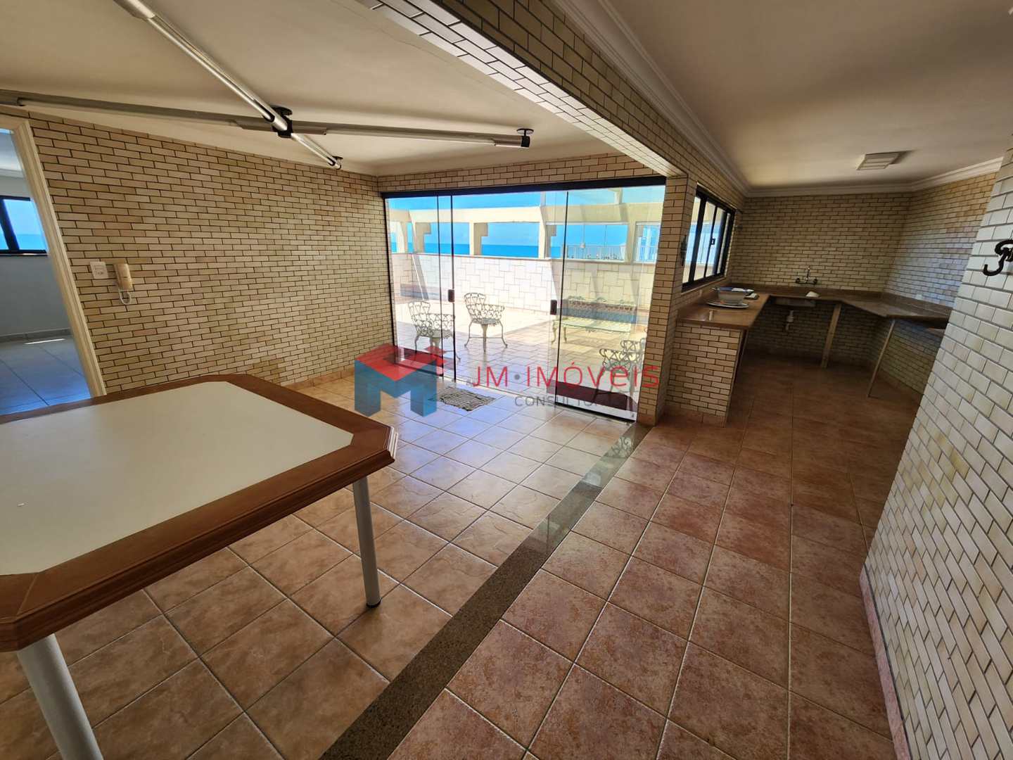 Apartamento à venda com 3 quartos, 200m² - Foto 4