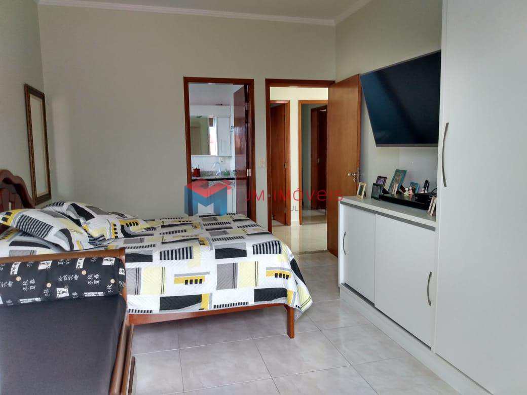 Casa à venda com 4 quartos, 231m² - Foto 17